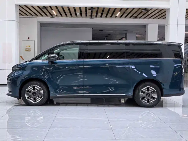 Geely Yizhen L380 — Фото автомобиля 4