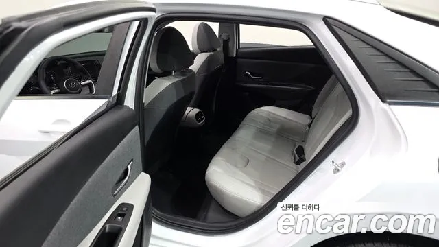 Hyundai AVANTE Avante (CN7) — Фото автомобиля 12