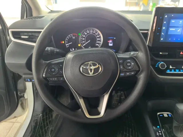 Toyota Corolla — Фото автомобиля 10