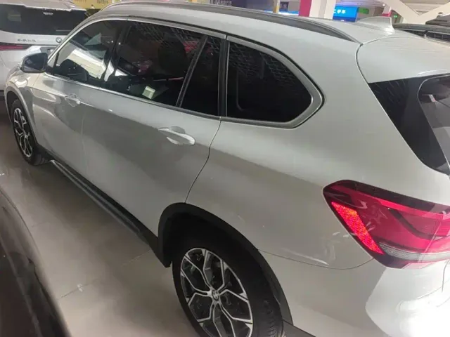 BMW X1 — Фото автомобиля 4