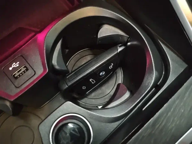 BMW 3 Series — Фото автомобиля 8