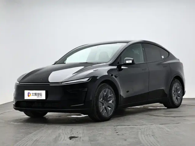 Фотография автомобиля — Tesla Model Y L
