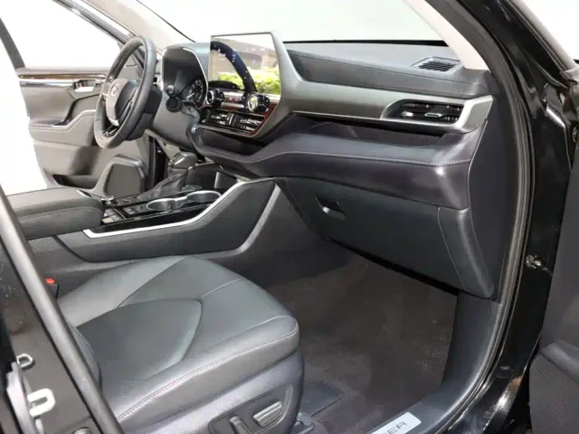 Toyota Highlander — Фото автомобиля 7