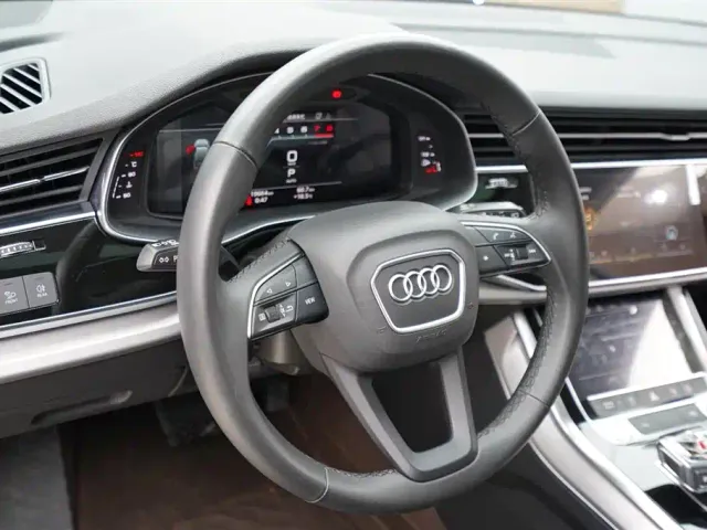 Audi Q7 — Фото автомобиля 7