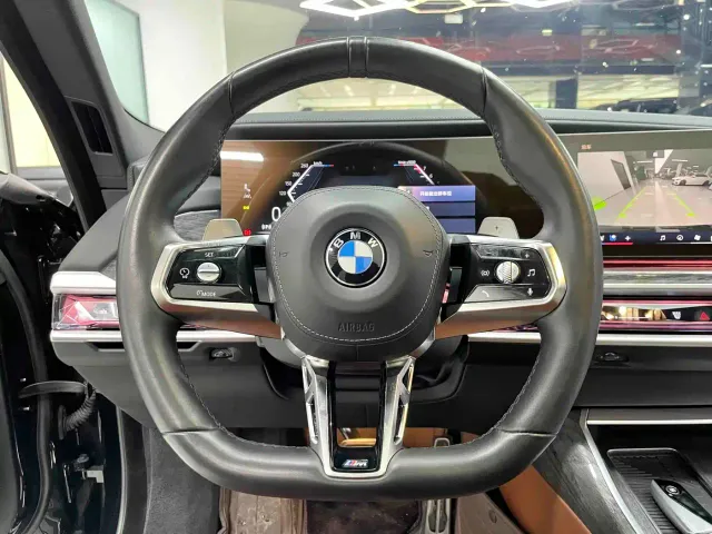 BMW 7 Series — Фото автомобиля 18