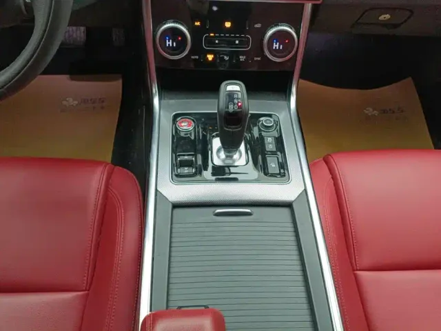 Jaguar XEL — Фото автомобиля 16
