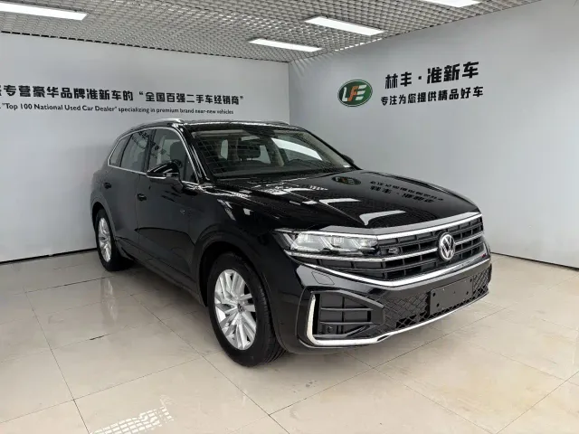 Volkswagen Touareg — Фото автомобиля 4