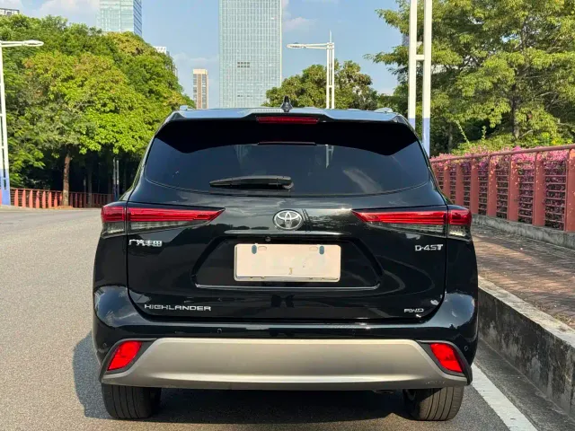 Toyota Highlander — Фото автомобиля 6