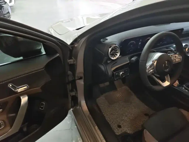 Mercedes-Benz A-Class — Фото автомобиля 15