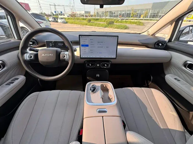 GAC Aion UT — Фото автомобиля 5