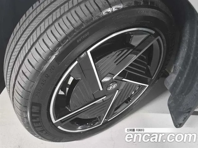 Hyundai Ioniq 5 — Фото автомобиля 12