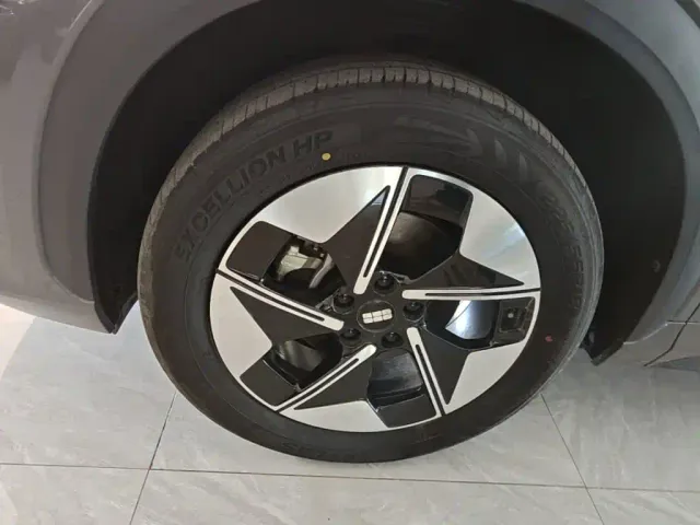 Geely Galaxy E5 — Фото автомобиля 22