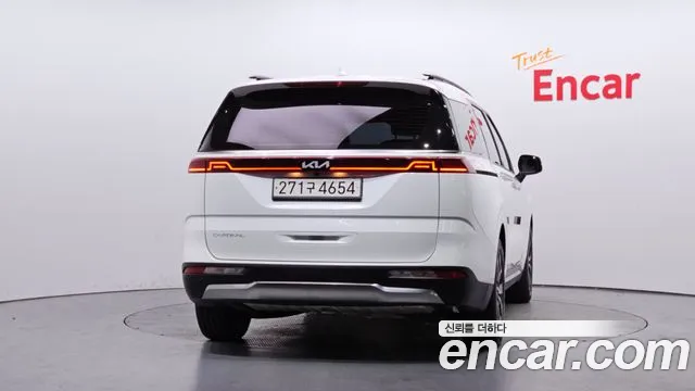 Kia Canival — Фото автомобиля 4