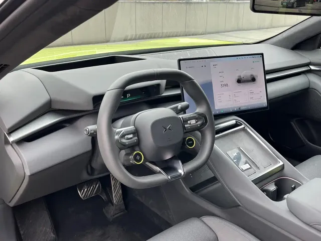 Xpeng P7 — Фото автомобиля 12