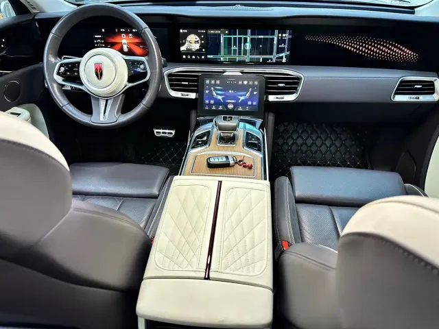 Hongqi E-HS9 — Фото автомобиля 12