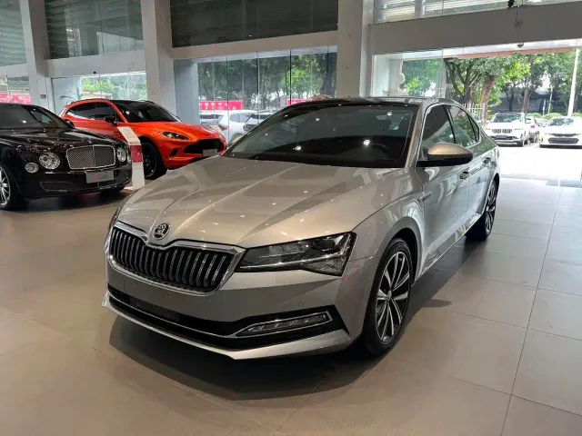 Фотография автомобиля — Skoda Superb