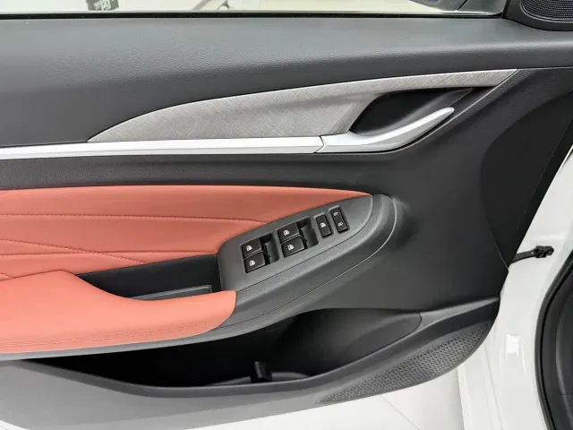 Changan Eado — Фото автомобиля 9