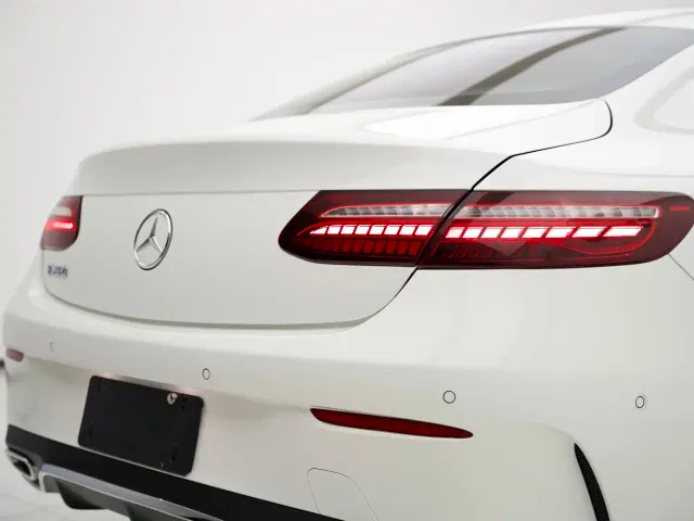 Mercedes-Benz E-Class — Фото автомобиля 20