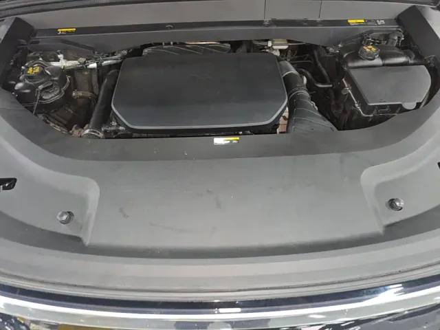 Li Auto L8 — Фото автомобиля 19
