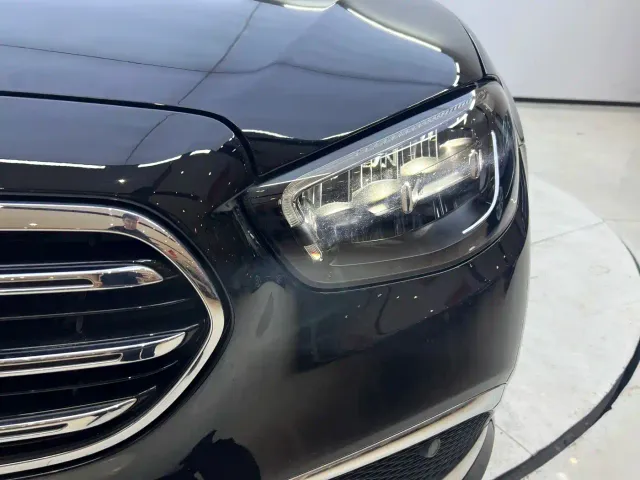 Mercedes-Benz E-Class — Фото автомобиля 5