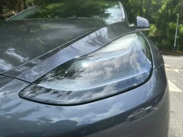 Tesla Model Y — Фото автомобиля 10