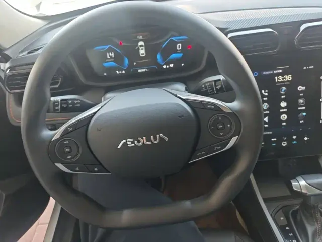 Dongfeng Yixuan — Фото автомобиля 10