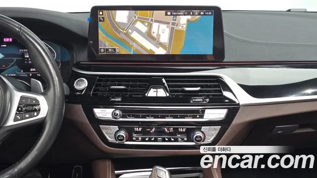 BMW 5 Series G30 — Фото автомобиля 19