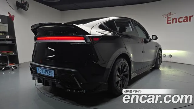 Tesla Model Y Модель Y — Фото автомобиля 8