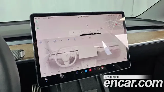 Tesla Model 3 — Фото автомобиля 20