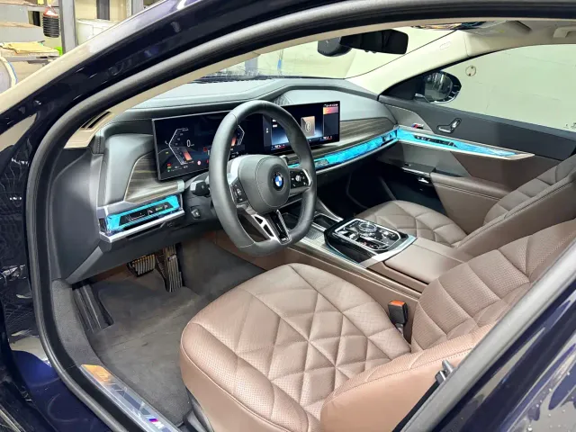 BMW 7 Series — Фото автомобиля 6