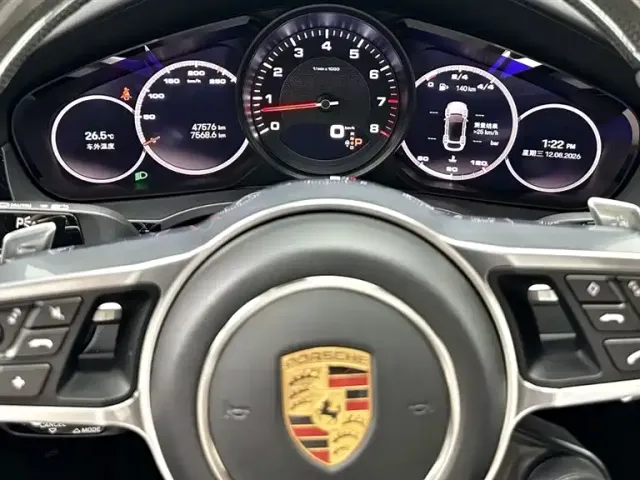 Porsche Cayenne — Фото автомобиля 9