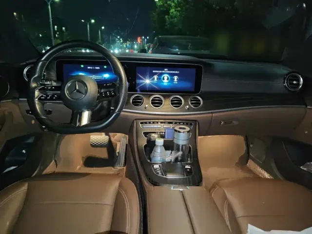 Mercedes-Benz E-Class — Фото автомобиля 5