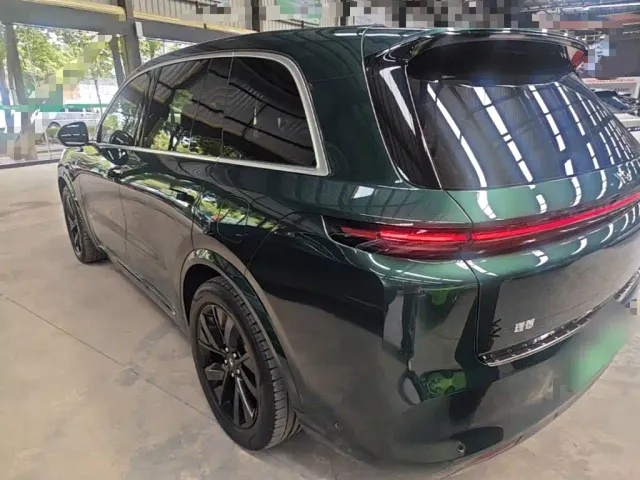 Li Auto L8 — Фото автомобиля 4