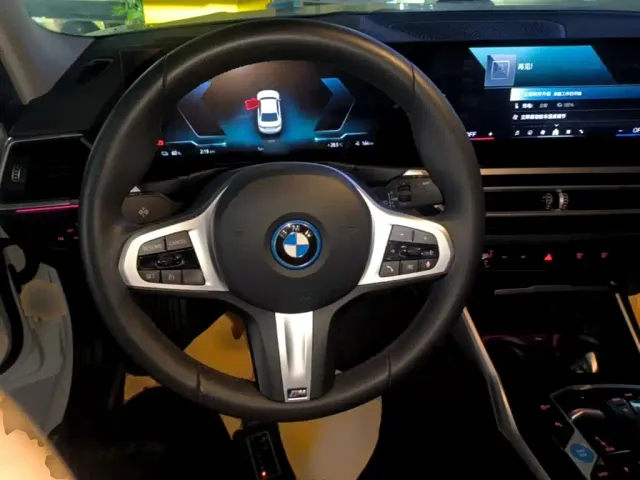 BMW i3 — Фото автомобиля 10
