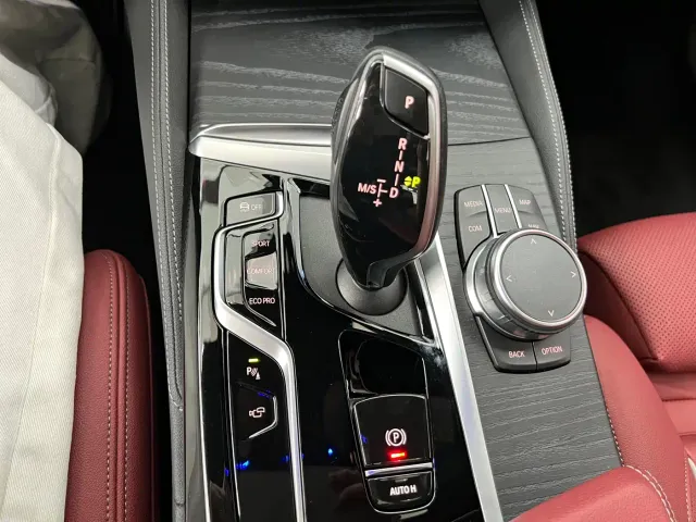 BMW 5 Series — Фото автомобиля 13