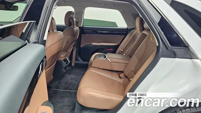 Hyundai Grandeur Grandeur (GN7) 2.5 Бензин 2WD — Фото автомобиля 11