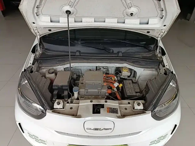 Roewe Clever — Фото автомобиля 19