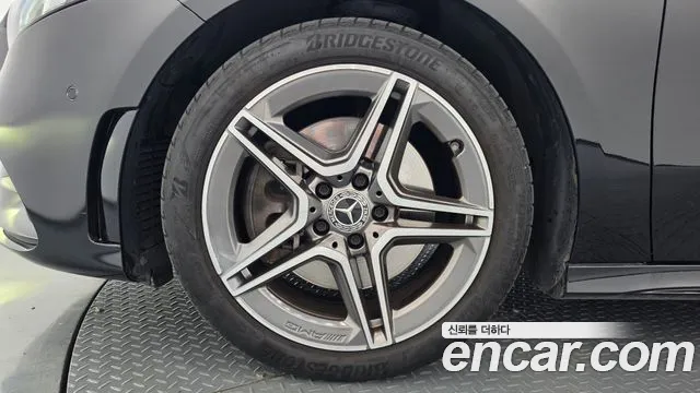 Mercedes-Benz A-Class W177 — Фото автомобиля 5