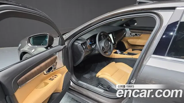 Вольво S90 — Фото автомобиля 10