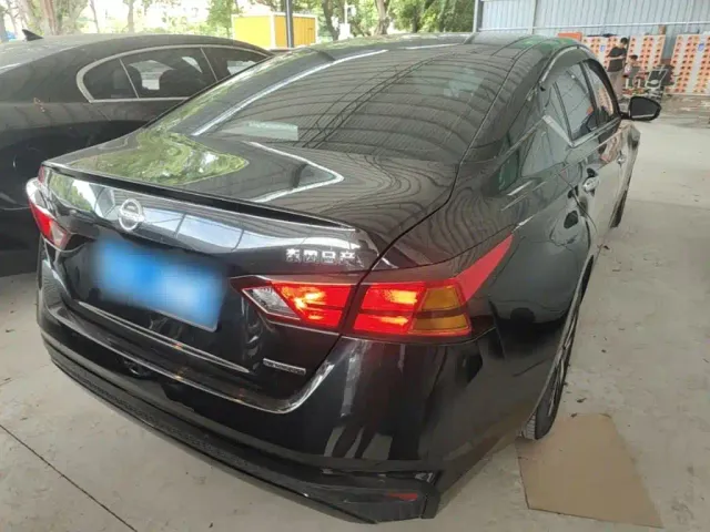 Nissan Teana — Фото автомобиля 6
