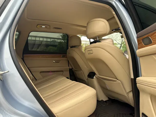 Aito M7 — Фото автомобиля 6