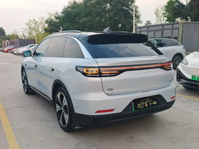 Leapmotor C11 — Фото автомобиля 4