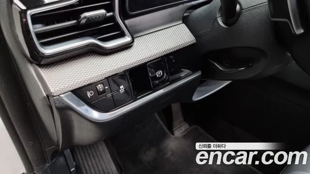 Kia Sportage Sportage 5-е поколение Бензин 1.6 турбо 2WD — Фото автомобиля 16