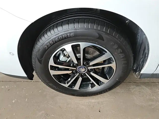 BYD Qin PLUS — Фото автомобиля 22