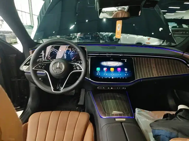 Mercedes-Benz E-Class — Фото автомобиля 9