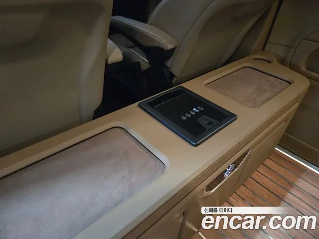 Mercedes-Benz V-Class — Фото автомобиля 15