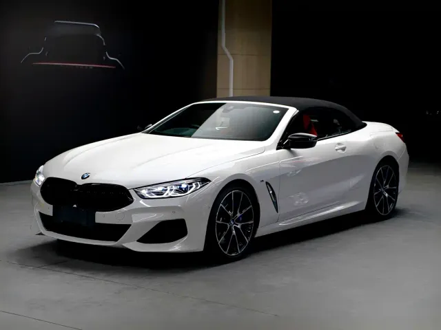 Фотография автомобиля — BMW 8 Series