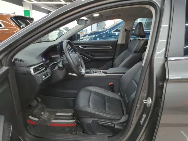 Geely Emgrand — Фото автомобиля 14