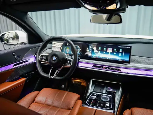 BMW 7 Series — Фото автомобиля 11