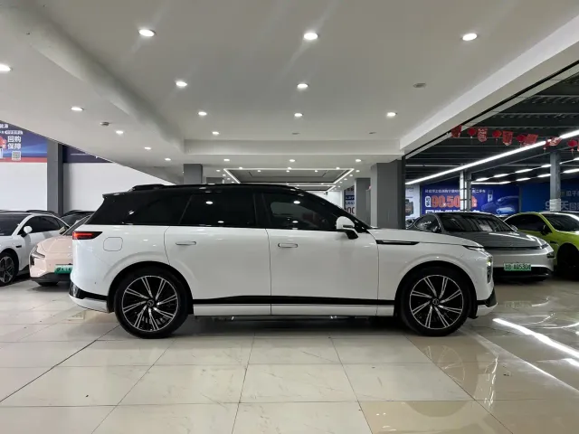 Xpeng G9 — Фото автомобиля 5
